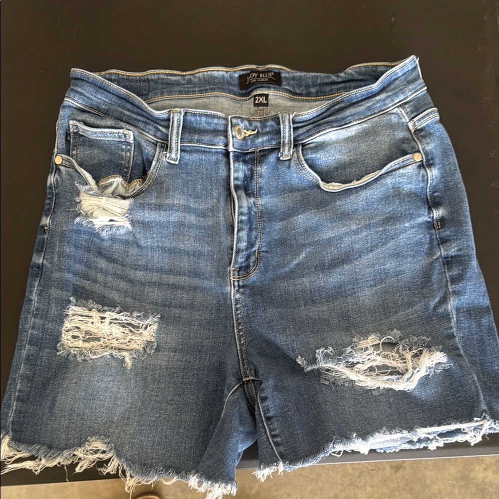 Judy Blue Distressed Jean Shorts in Blue
